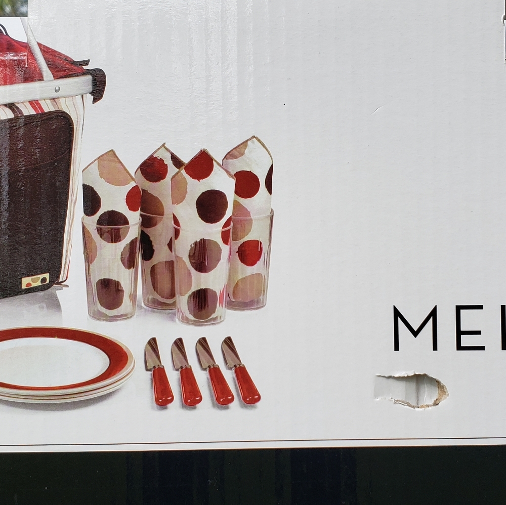Moka Picnic Time 16 Pieces Cups, Utensils, Plates Settings Picnic Bundle NIB NWT - Picture 6 of 11